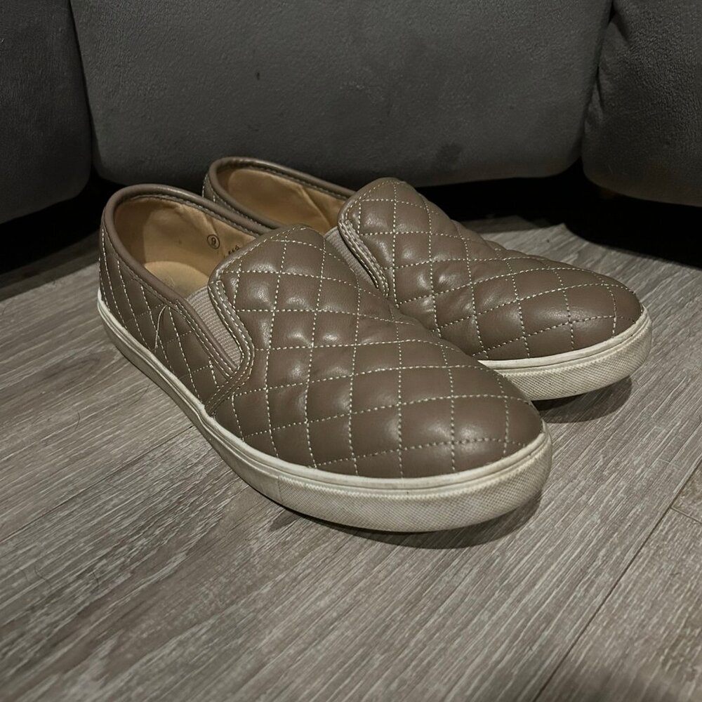 Womens Cream/brown slide ons size 9 Time Tru Brand